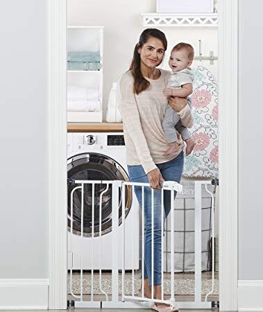 Regalo Easy Step 38.5-Inch (97.75cm) Extra Wide Baby Gate, Bonus Kit, Includes 6-Inch (15.25cm) Extension Kit, 4 Pack Pressure Mount Kit and 4 Pack Wall Mount Kit